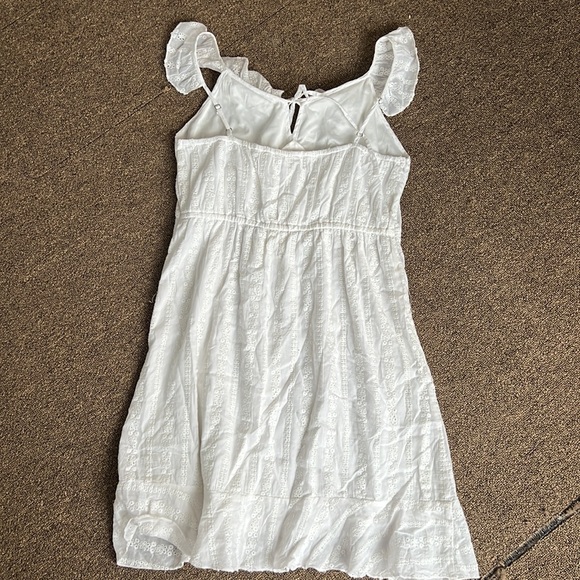 White lace summer dress - Picture 2 of 4